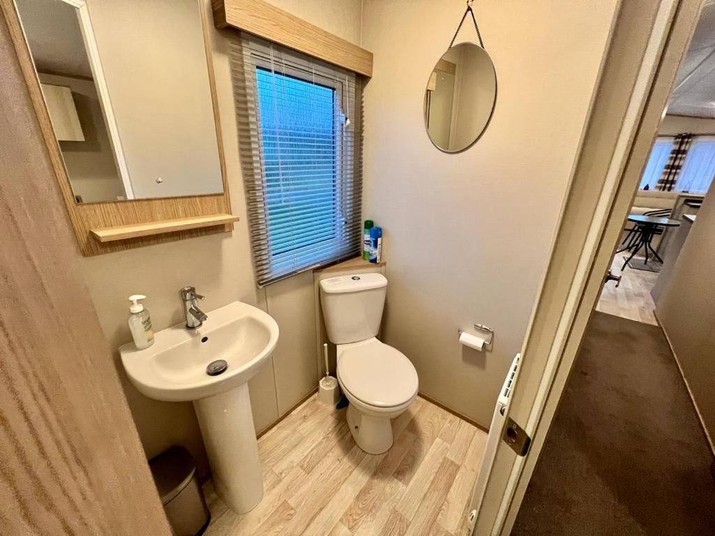 2 Bedroom Lakeview Lodge - Ensuite & Balcony Deck Carnforth Luaran gambar