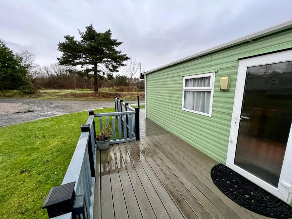 2 Bedroom Lakeview Lodge - Ensuite & Balcony Deck Carnforth Luaran gambar